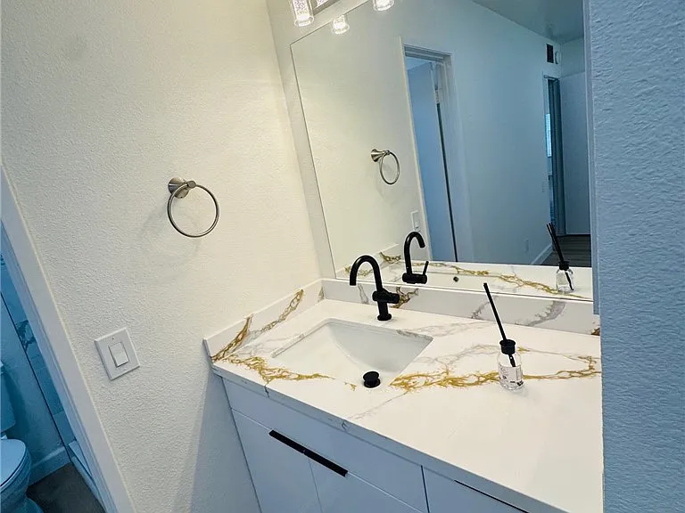 18316 Santana Ave — Photo 12