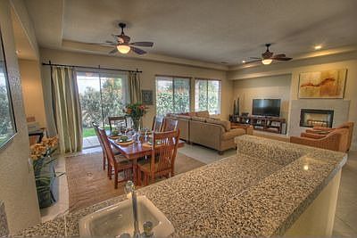 Wet Bar/Dining