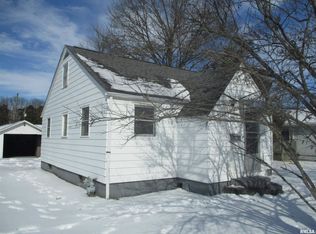 417 McFall St, Benton, IL 62812
