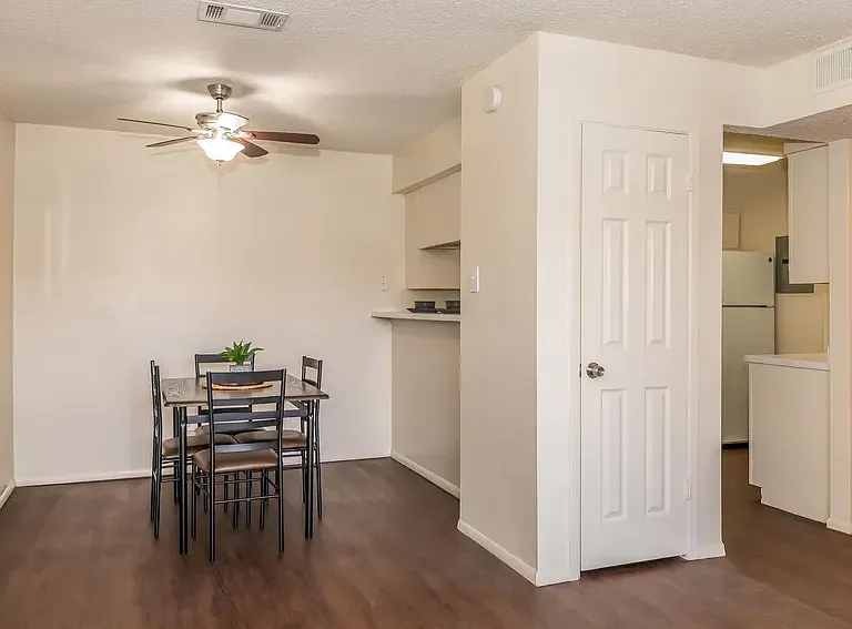Parkside Apartments — Photo 16