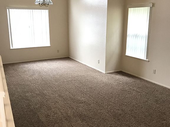 2nd image of 436 Yosemite Cir
