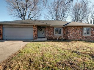 2132 S Butterfly Ave, Springfield, MO 65807