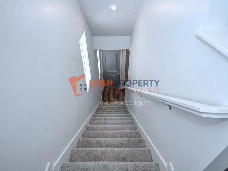 1058 W 360 S — Photo 31