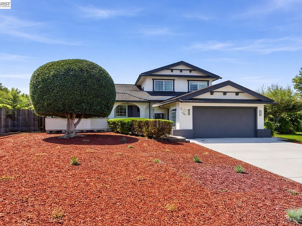 1st image of 402 Avenida Arboles