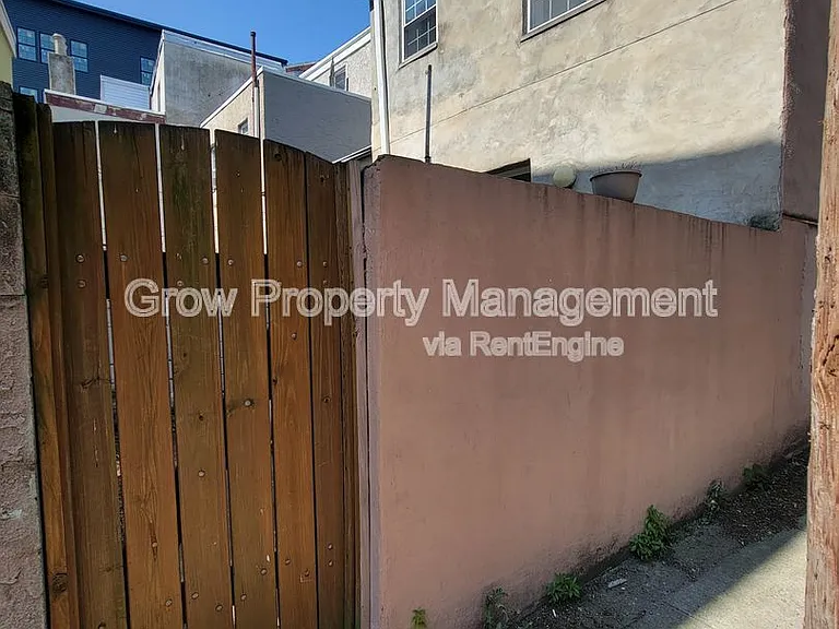 1019 S 10th St — Photo 23