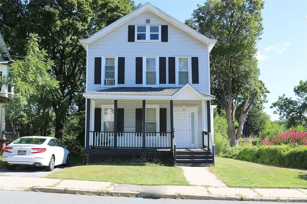 4 bed, $2,750 — Photo 1
