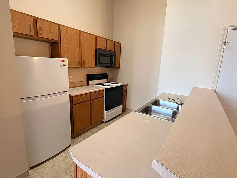 400 E South A St — Photo 6