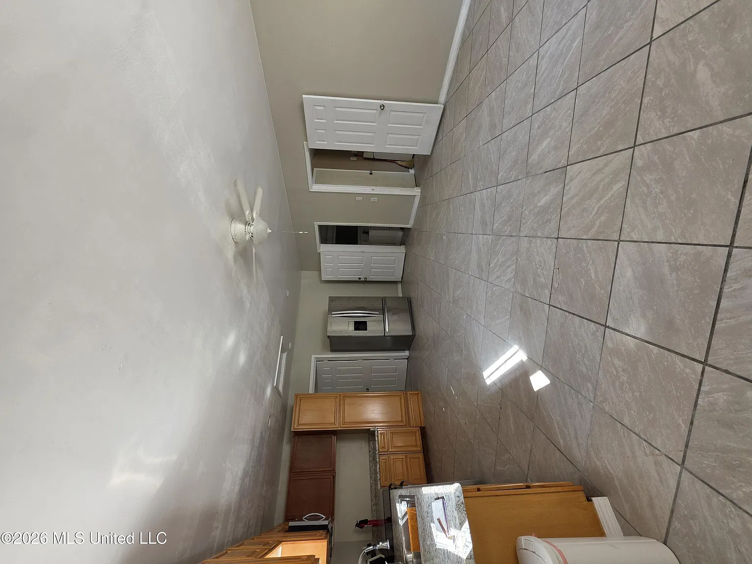 2 bed, 2.0 bath, 800 sqft, $1,300 — Photo 3