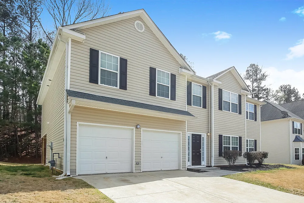 4 bed, 3.0 bath, 3586 sqft, $2,990 — Photo 4