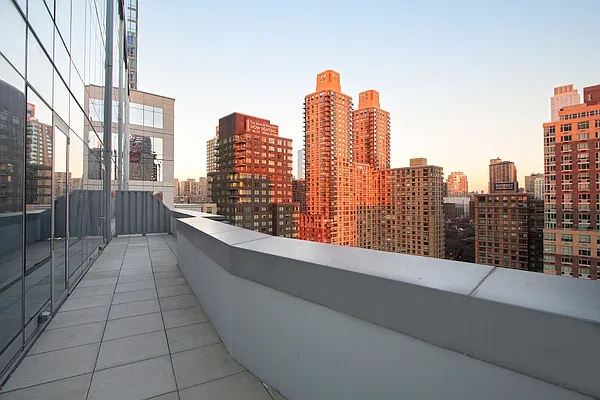 Rented by BLU Real Estate | media 30