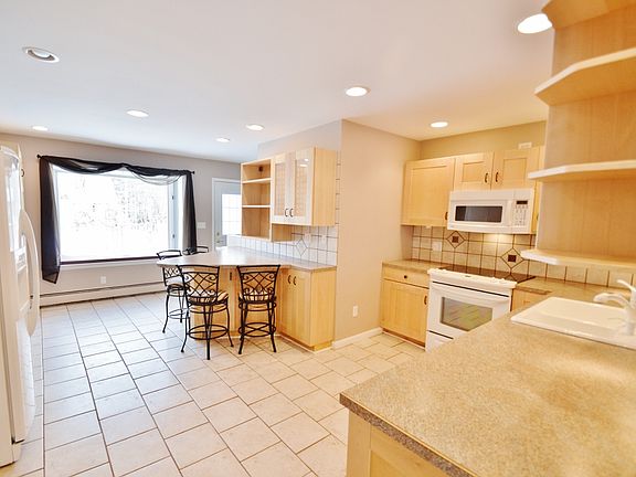 3rd image of 2401 Wilmington Dr