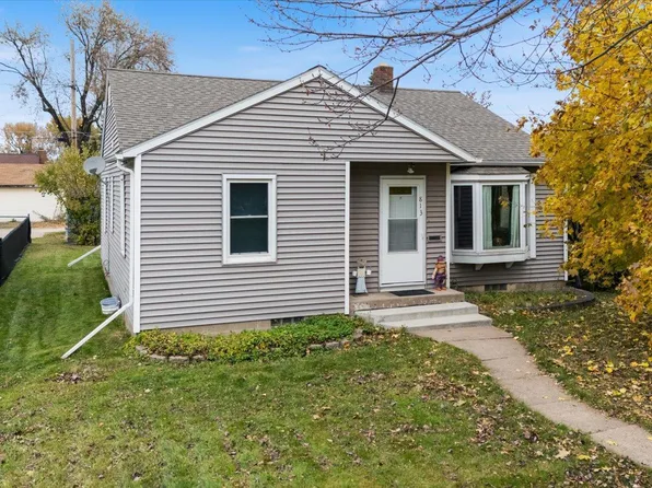 813 6th St S, Virginia, MN 55792