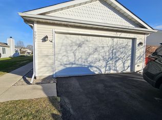 9991 Hunters Run St, Saint John, IN