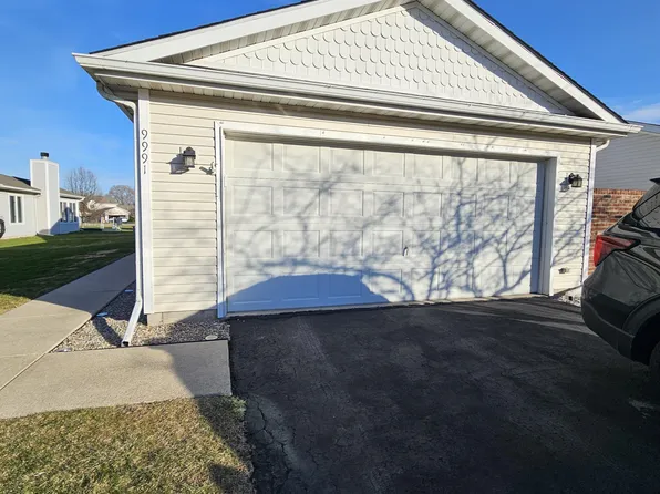 9991 Hunters Run St, Saint John, IN 46373