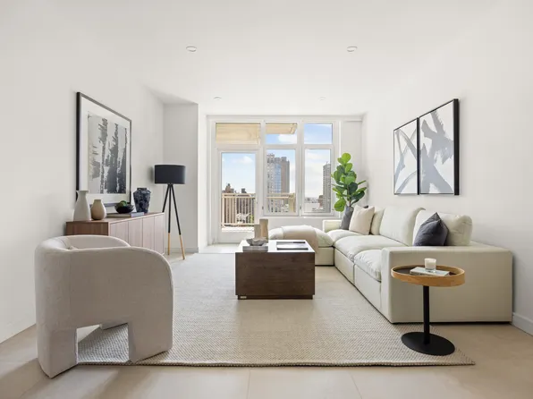 300 East 83rd Street PENTHOUSE 20B image 2 of 24