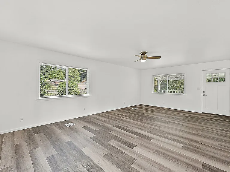 7182 N Van Decar Rd SE — Photo 6