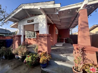 733 E 49th St, Los Angeles, CA, 90011