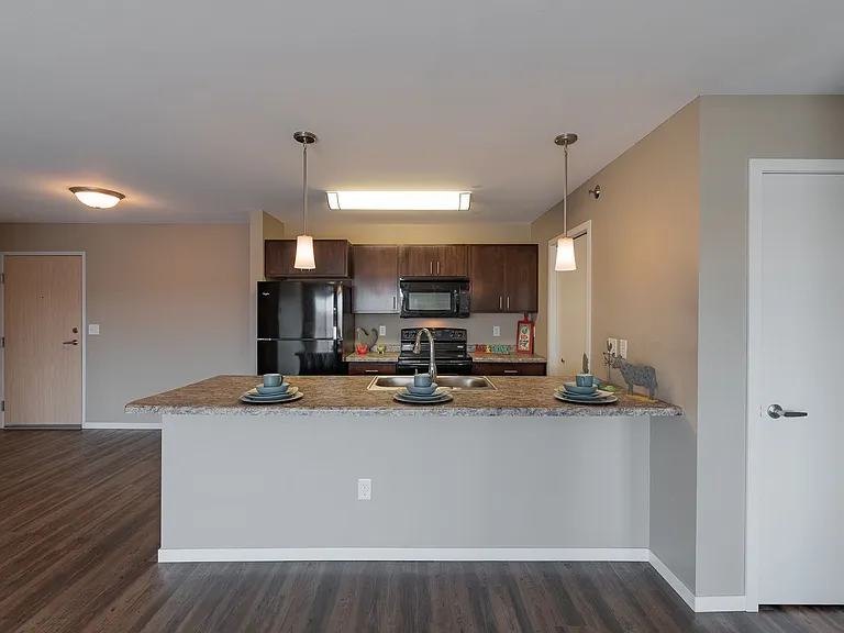 Cottage Grove — Photo 39