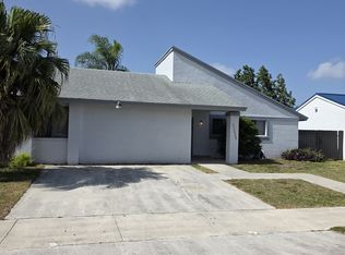 12429 SW 200th Ter, Miami, FL 33177