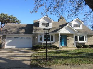 608 Palladium Dr W, Joliet, IL