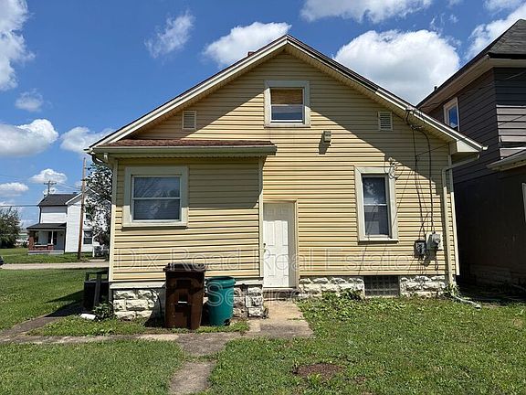 3rd image of 208 Garfield St