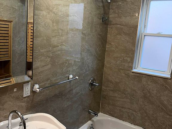 4th image of 2324 28th Ave APT 3F