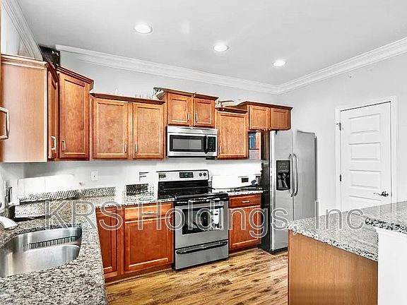 3rd image of 139 Rowse Dr