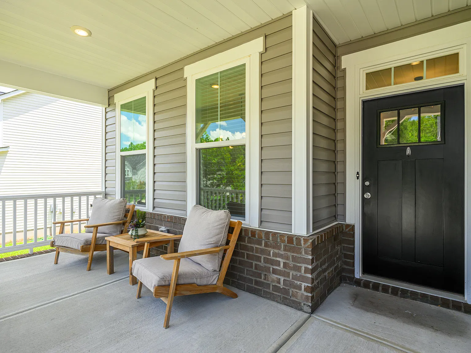 4 bed, 2700 sqft, $2,650 — Photo 4