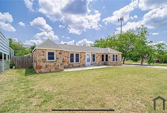 3708 Merrett Dr