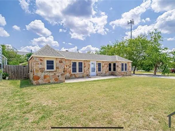 3708 Merrett Dr, Lake Worth, TX 76135