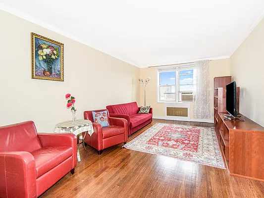 Sold by REMAX Distinguished Homes | media 2