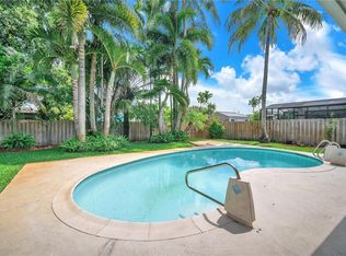 5216 Arthur St, Hollywood, FL 33021