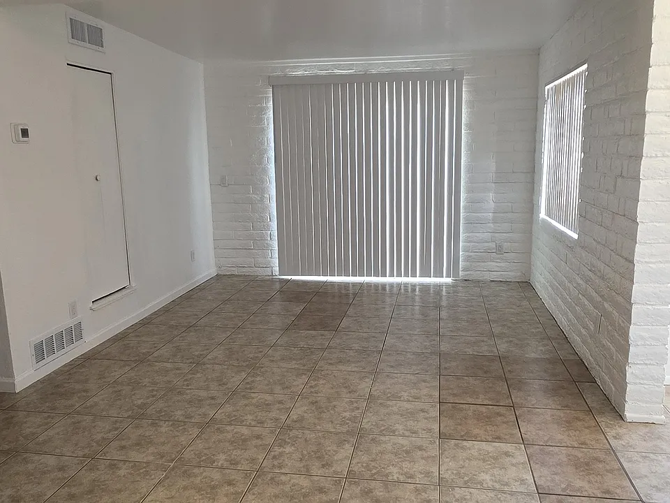 2121 N Bell Ave #2121