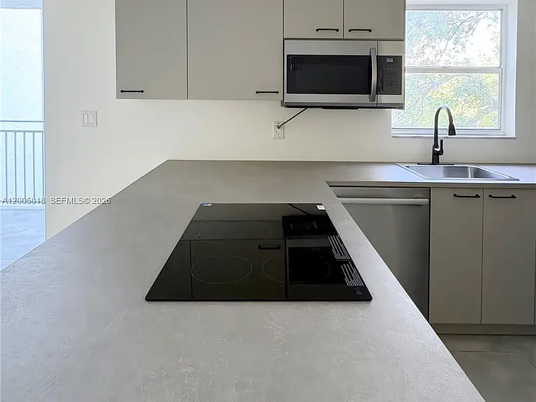 777 NE 62nd St #C402 — Photo 5