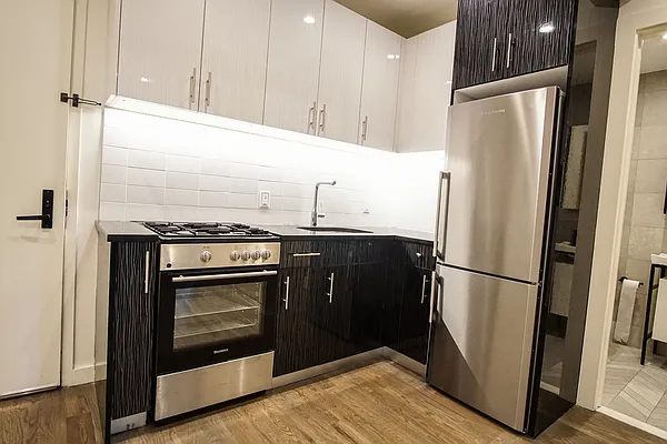 Rented by Lofts and Flats LLC | media 7