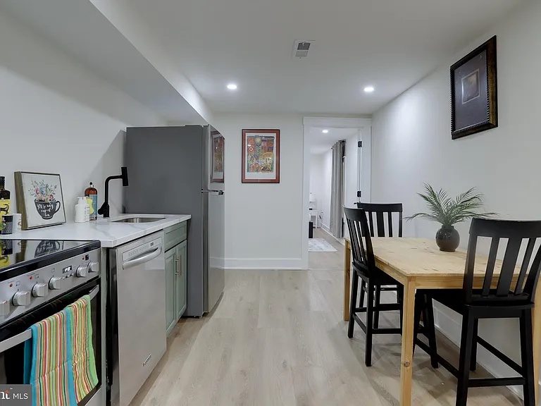 1404 Massachusetts Ave SE — Photo 45