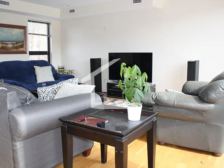 1616 Beacon St #3 — Photo 13