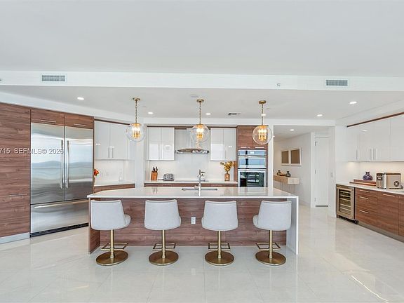 2nd image of 100 E Las Olas Blvd #4203