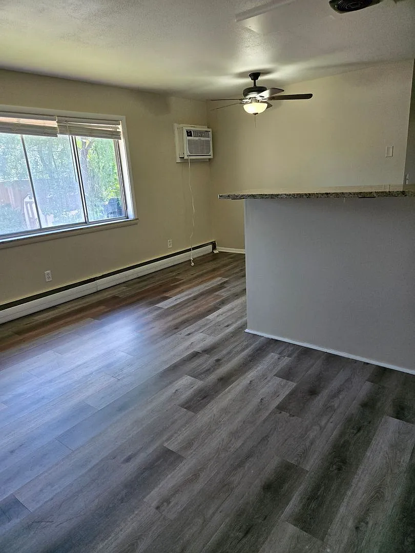 2 bed, 1.0 bath, $1,345 — Photo 4