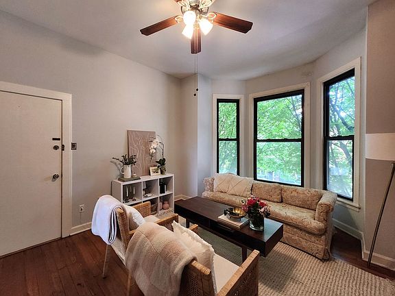 4th image of 3765 N Kenmore Ave #2E