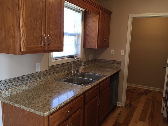 5th image of 335 Donna Dr