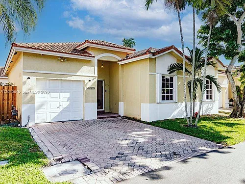 21475 SW 90th Pl Photo 1