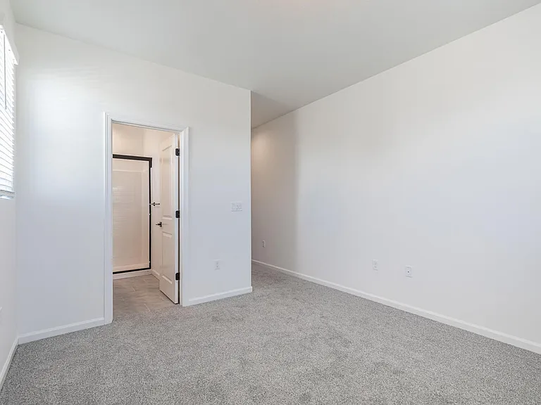 697 Philip Way — Photo 14