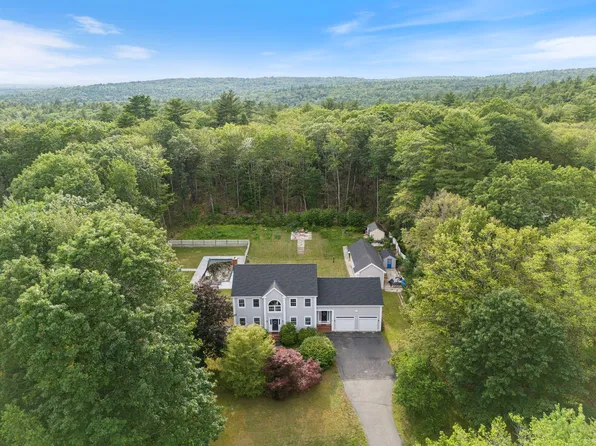 12 Summit Terrace, Falmouth, ME 04105