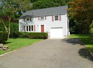 20 Lynn Ct, Darien, CT 06820