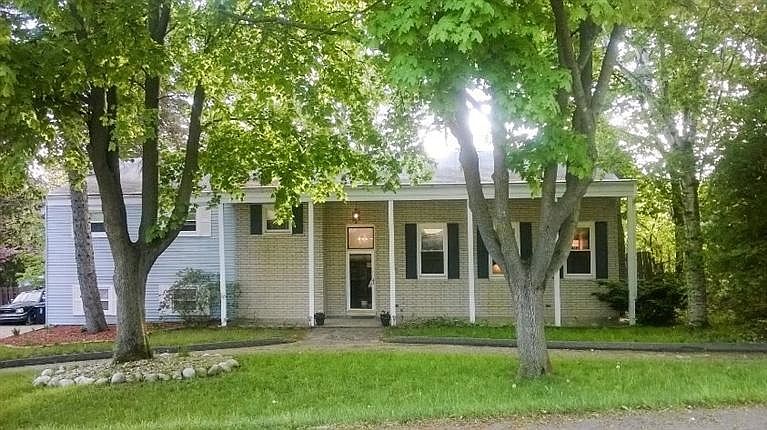 1st image of 236 Wilson St #11