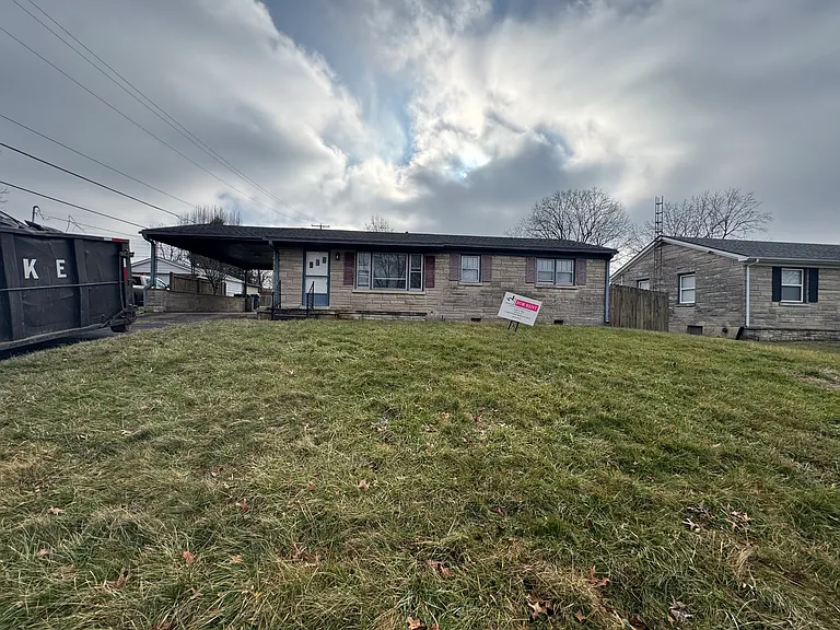 1724 Silver Ln — Photo 1