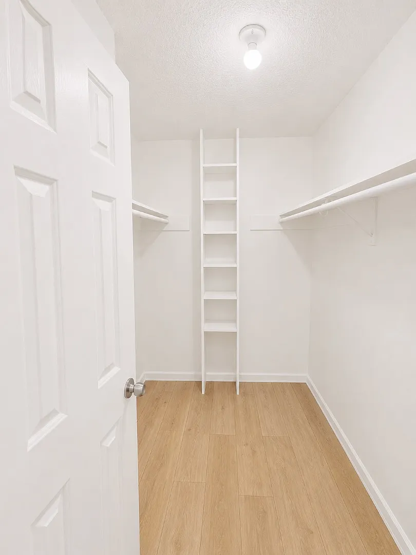 1509 Medland Rd Nw - Unit B — Photo 2