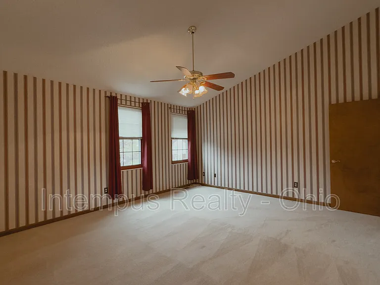 370 Glenside Ln — Photo 23