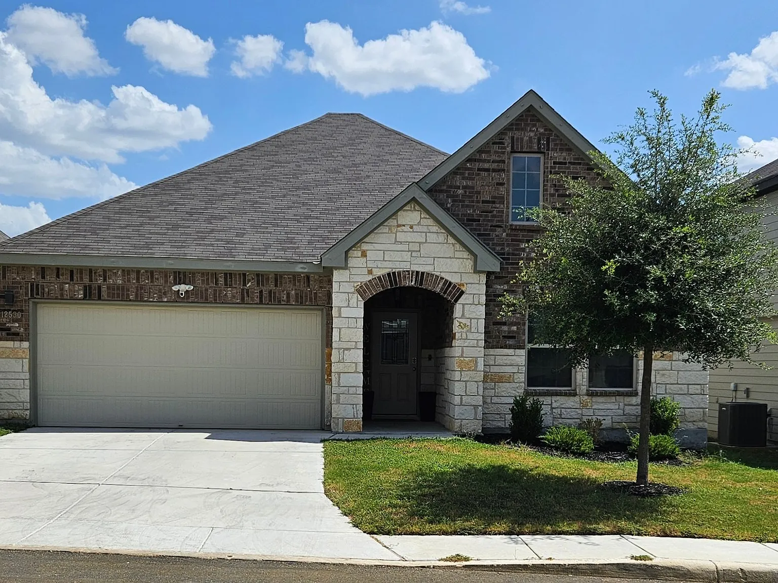 Upgraded Home Close to Lackland AFB | 12530 Betelgeuse | $2000/month — Photo 2
